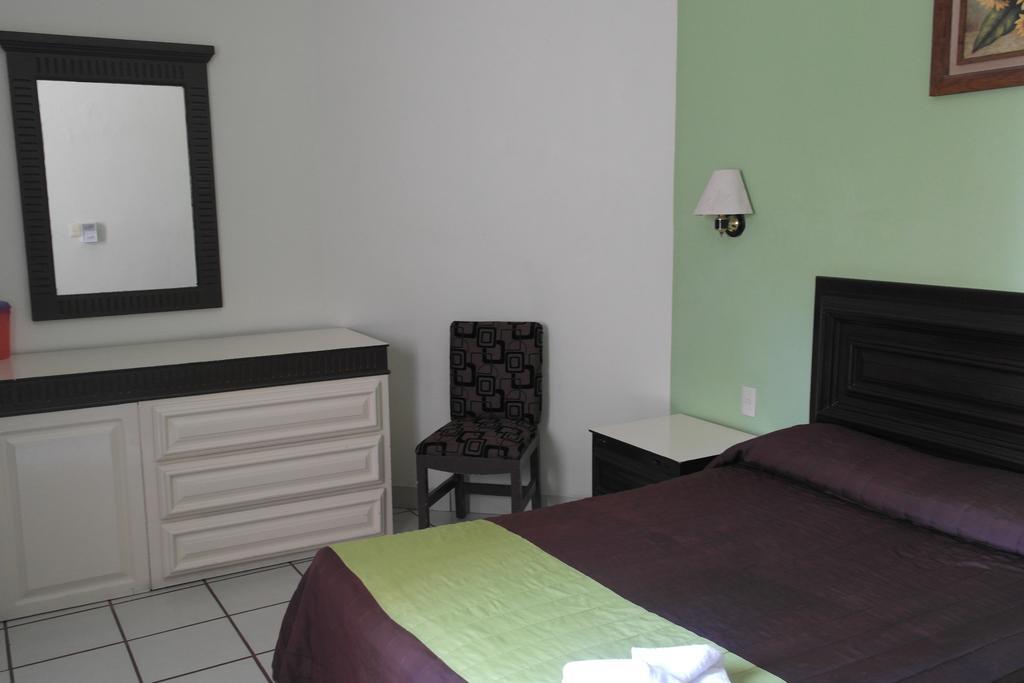 Hotel El Roble Tuxtla Gutierrez Exterior photo