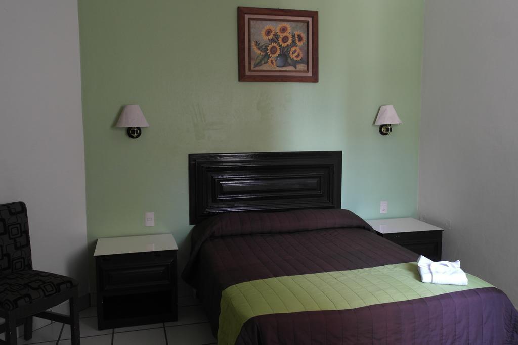 Hotel El Roble Tuxtla Gutierrez Exterior photo