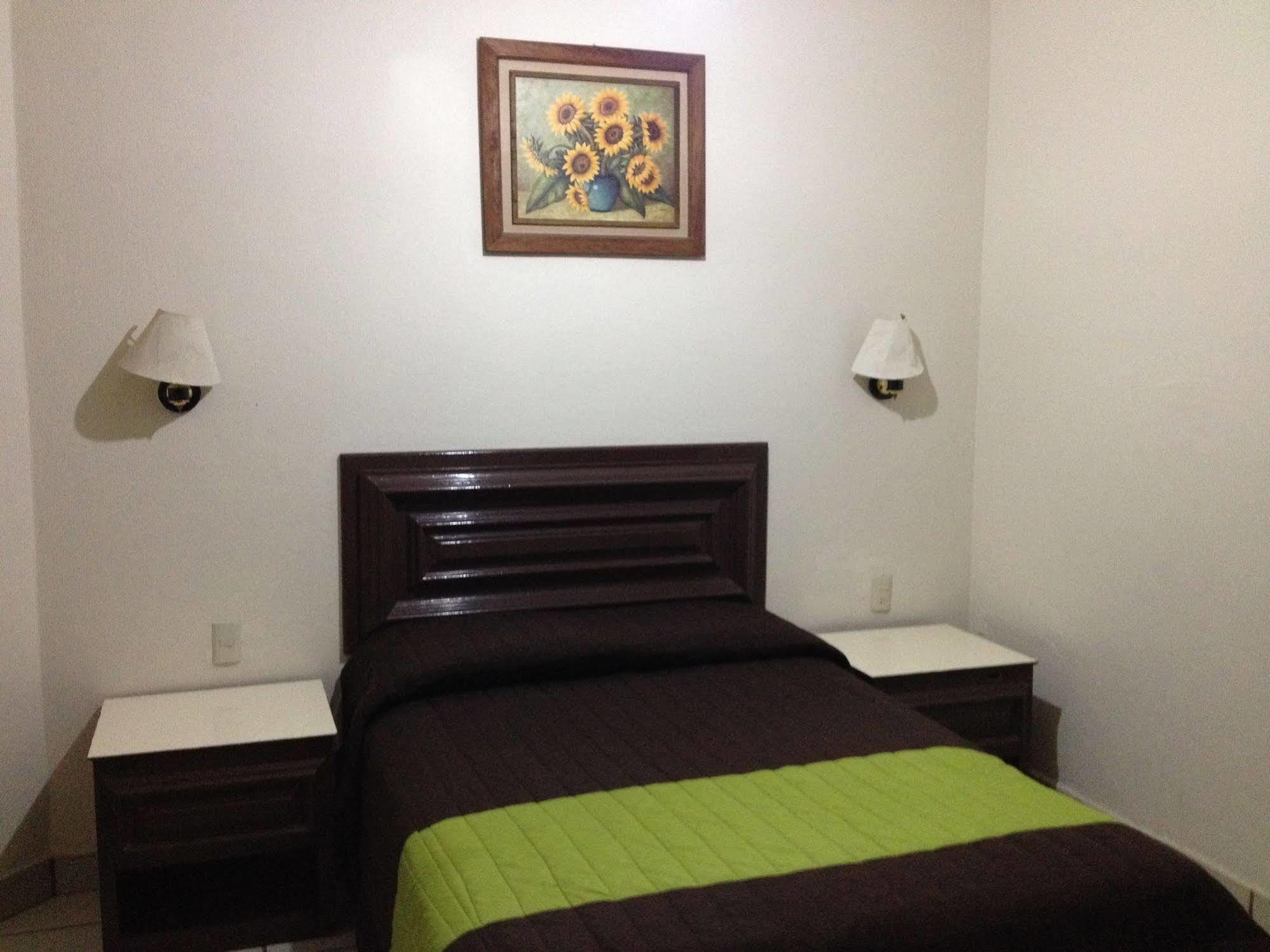 Hotel El Roble Tuxtla Gutierrez Exterior photo